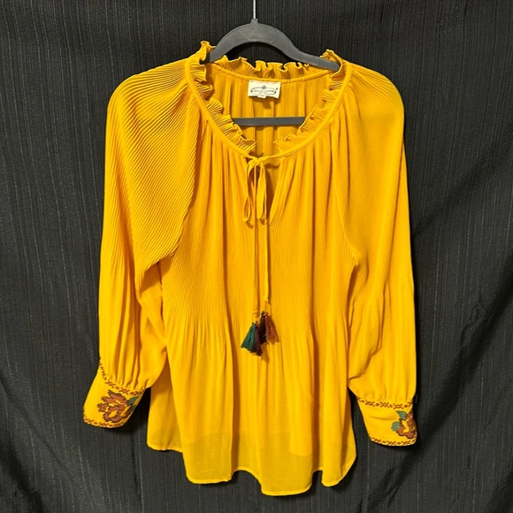 grand & greene Tops - Grand&Greene brand‎ / Mustard yellow top w/fringe tie / Size XL / J-19